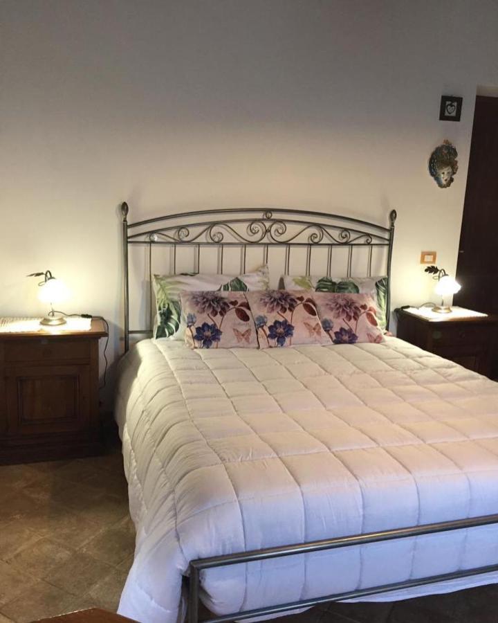 Вилла La Casa Di Betta Monte Campano Экстерьер фото
