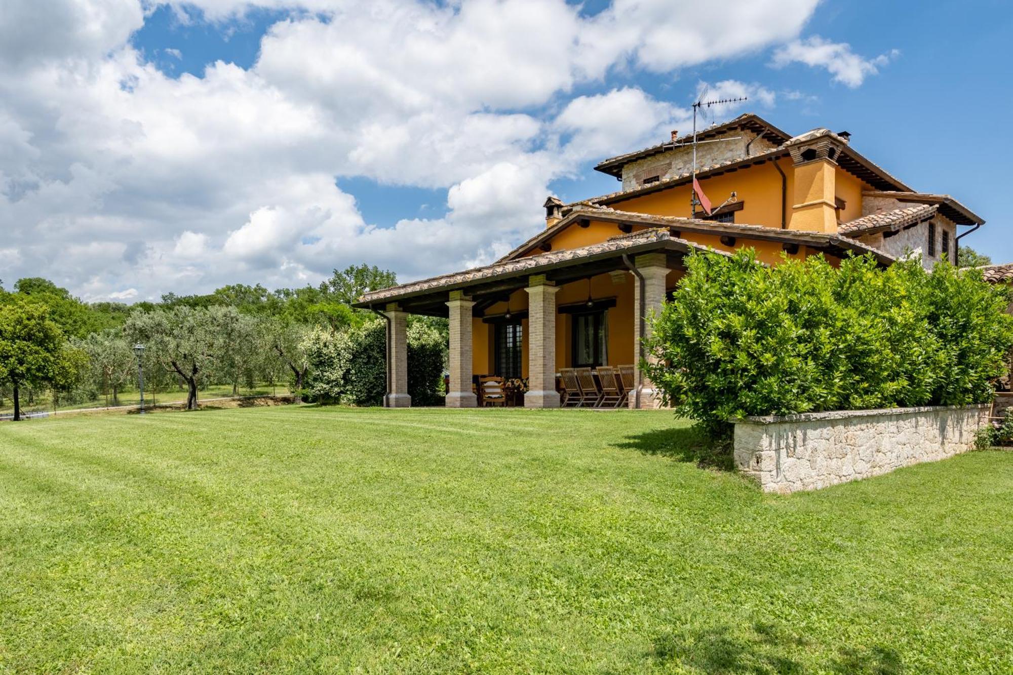 Вилла La Casa Di Betta Monte Campano Экстерьер фото