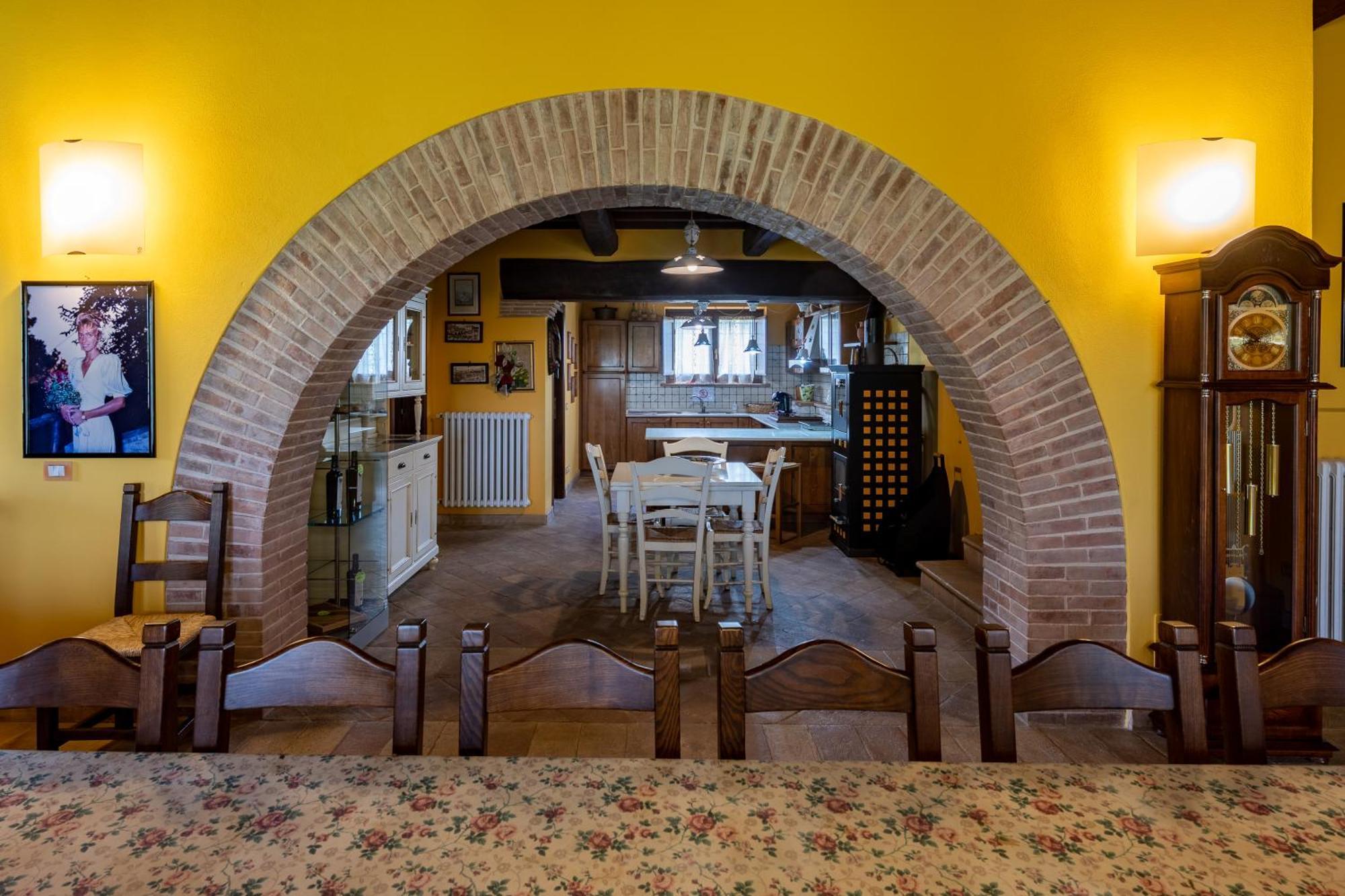 Вилла La Casa Di Betta Monte Campano Экстерьер фото